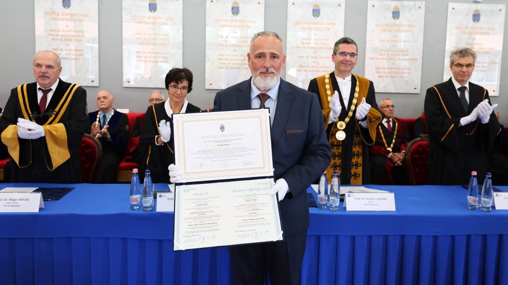 Doktori diploma átavétele